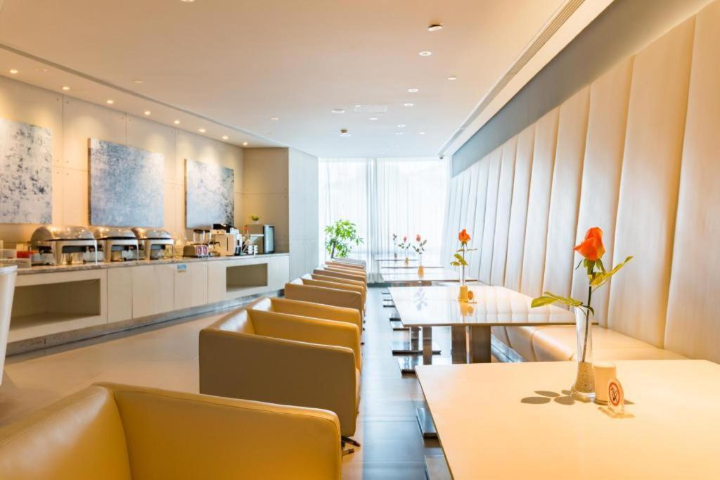 Jinjiang Inn Caoan Road Shanghai Exterior photo