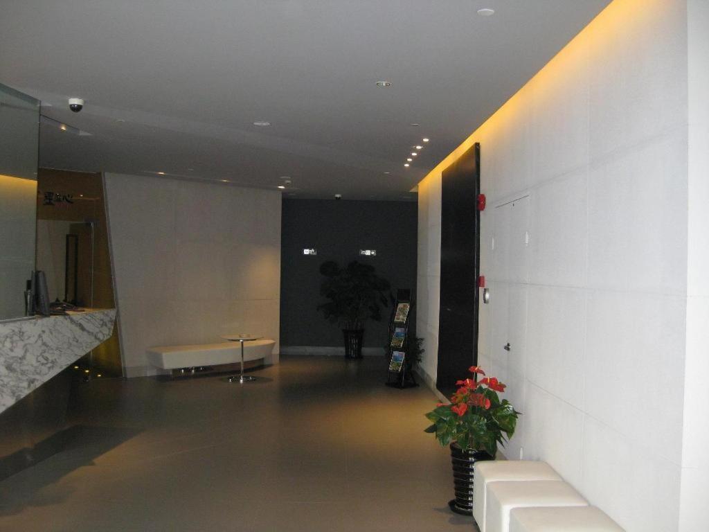 Jinjiang Inn Caoan Road Shanghai Exterior photo
